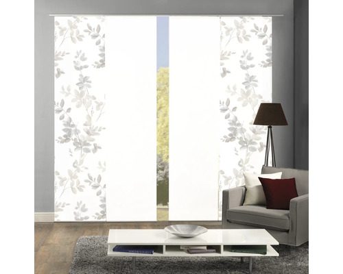Wohnzimmer mit Schiebegardinen mit Blattmuster