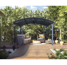 Pavillon mit Gartenmöbeln auf einer Holzterrasse