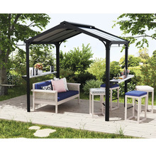 Pavillon mit Sitzbank und Barhockern im Garten