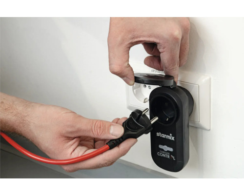 Prise Starmix Cordless Control avec fiche en utilisation.