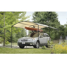 Auto unter einem Carport mit Stoffdach und Kajak auf dem Dach