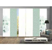 Panneaux japonais à motifs floraux dans un salon