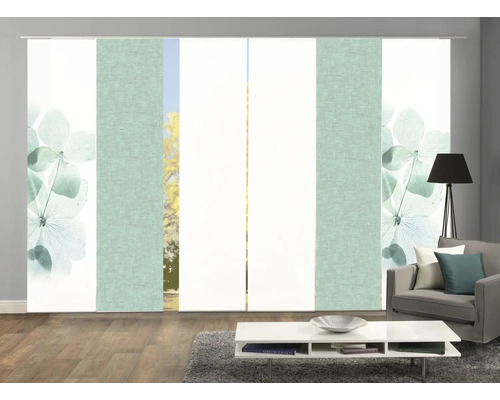 Panneaux japonais à motifs floraux dans un salon