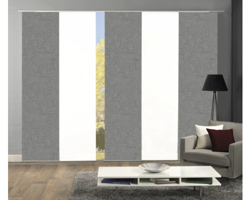 Salon avec rideaux coulissants pour la décoration de fenêtres