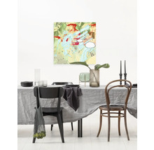 Table de salle à manger avec table dressée, chaises et œuvre d''art abstraite au mur