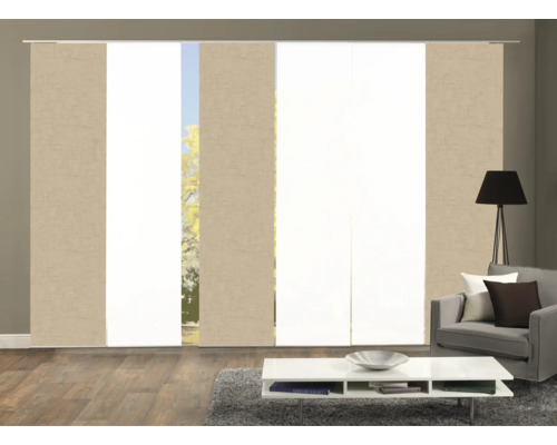 Salon avec rideaux japonais pour la décoration de fenêtres