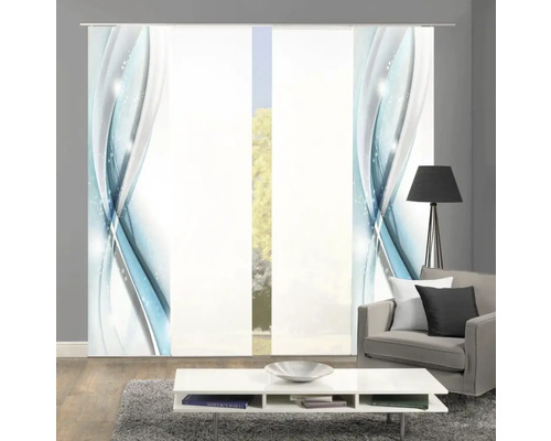 Scène d''intérieur avec rideau coulissant à motif abstrait