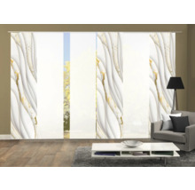 Salon avec rideaux coulissants à motif abstrait