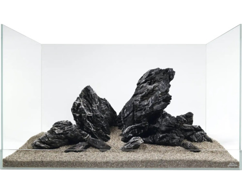 Aquarium mit Steinen und Sand