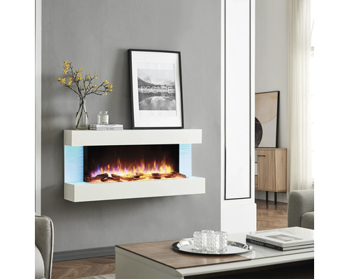 Wohnzimmer mit modernem Elektrokamin zur Wandmontage mit Flammeneffekt