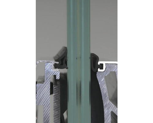 Vue en coupe d''une fenêtre à double vitrage avec cadre