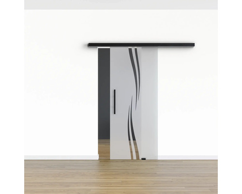 Schiebetür aus Glas mit Muster und Griff in einem hellen Raum.