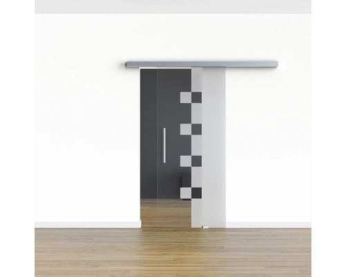 Glasschiebetür mit Griff und geometrischem Muster vor einer Wand