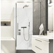 Salle de bains avec douche, lavabo et baignoire