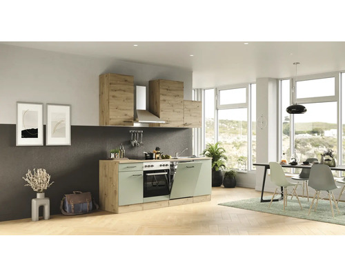 Helle Küche mit modernen Möbeln, Esstisch und großen Fenstern