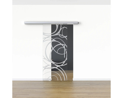 Porte coulissante en verre avec motif devant un mur