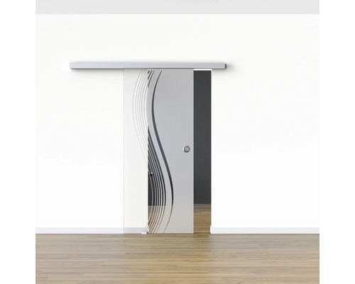 Porte coulissante en verre avec des lignes décoratives devant un mur blanc