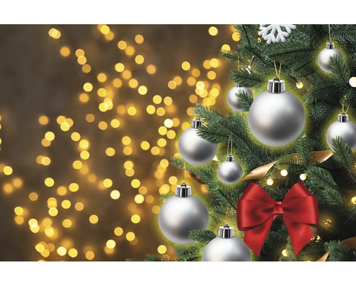 Dekoréierte Chrëschtbeemche mat Kugelen a Schleif