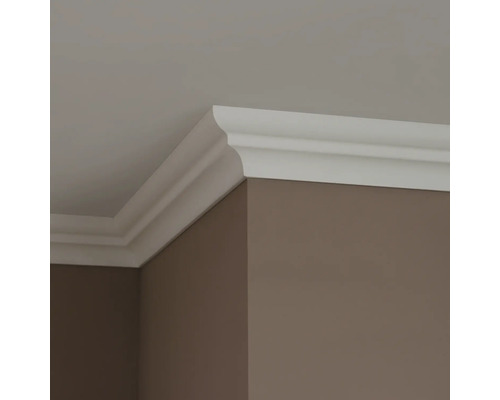 Deckenleiste aus Kunststoff an Wand und Decke