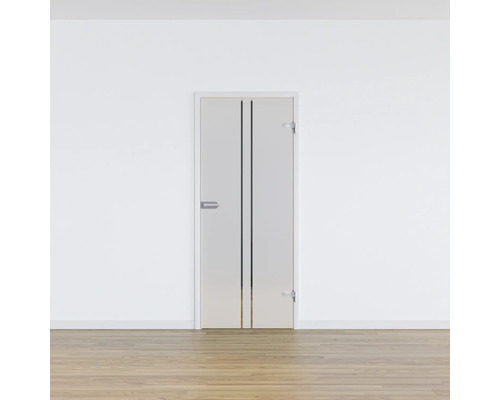 Zimmertür mit zwei schwarzen Zierstreifen in einem hellen Raum