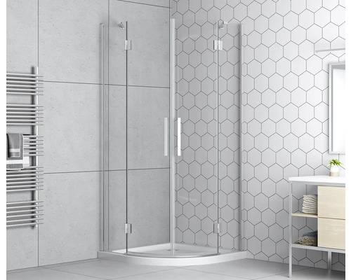 Eckdusche mit Drehtür aus Glas im Badezimmer