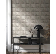 Dekorative Wand mit geometrischem 3D-Effekt und Holzoptik im Wohnraum