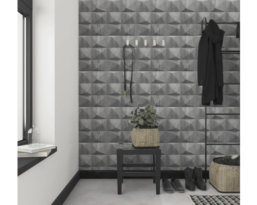 Entrée avec papier peint à effet 3D gris, porte-manteau et accessoires pour une maison élégante.