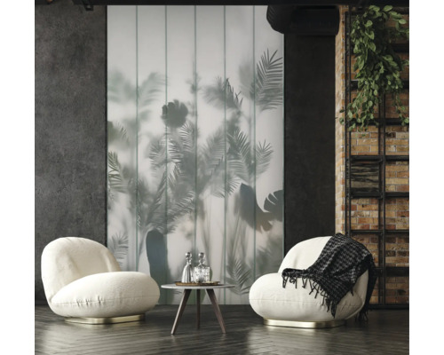 Salon moderne avec porte coulissante, fauteuils et table d''appoint