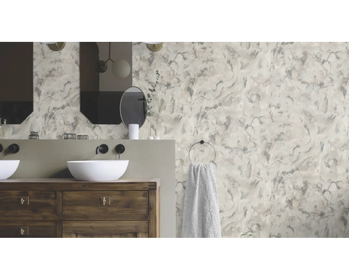 Modernes Badezimmer mit Waschtisch aus Holz, Aufsatzwaschbecken und Marmortapete