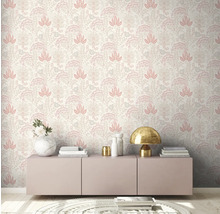 Tapete mit floralem Muster im Interieur