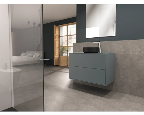 Salle de bains moderne avec meuble-lavabo, miroir et douche à l''italienne