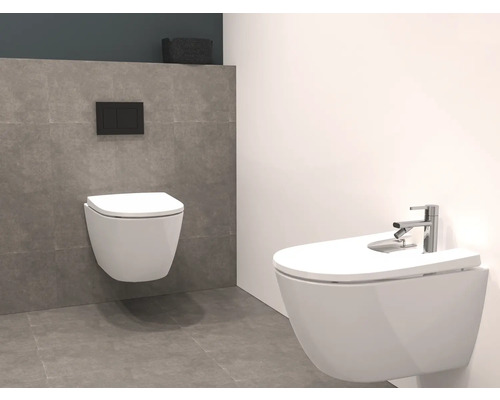 Salle de bain moderne avec WC suspendu et bidet