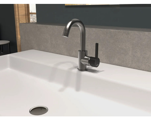 Robinet de lavabo sur un lavabo