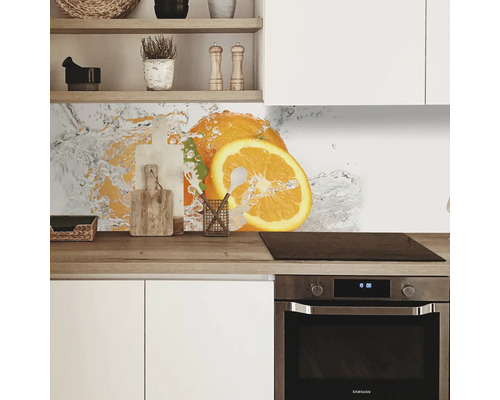 Küchenrückwand mit Orangenmotiv und Wasserspritzern