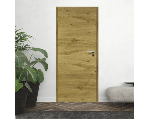 Porte intérieure en bois avec poignée de porte