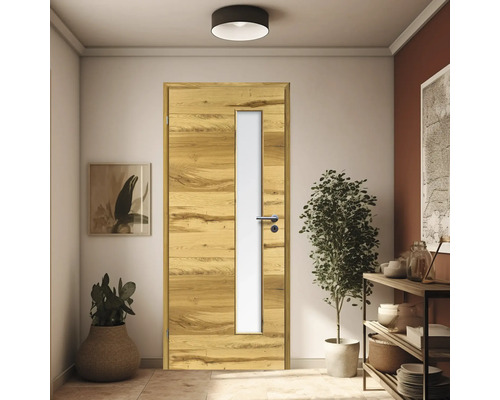 Porte en bois avec insert en verre dans un couloir lumineux