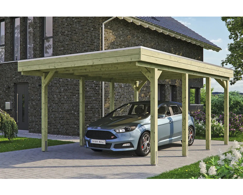 Holzcarport mit Auto auf einer Einfahrt vor einem Haus