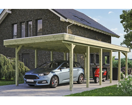 Abri de voiture en bois avec voiture et scooter devant une maison