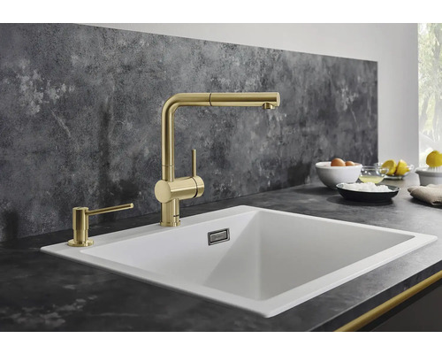 Évier de cuisine avec robinet et distributeur de savon aspect doré