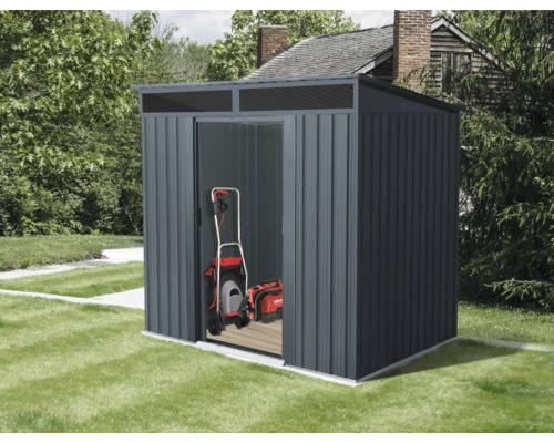 Metall Gerätehaus mit offenem Schiebetür und Rasenmäher