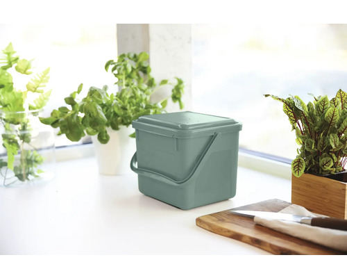 Komposteimer aus Kunststoff mit Deckel und Griff