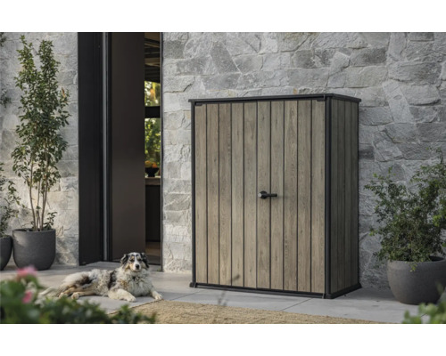 Armoire de jardin aspect bois et chien à l''extérieur