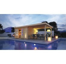 Holzgartenhaus mit überdachter Terrasse und Pool
