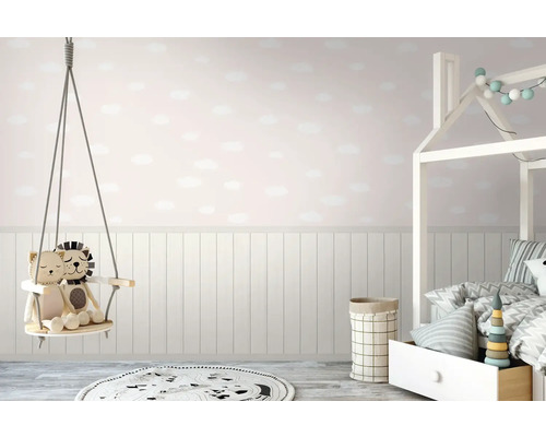 Kinderzimmer mit Schaukel, Spielzeug und Himmel Tapete