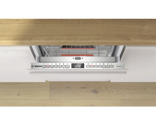 Vue d''un lave-vaisselle Bosch ouvert avec panneau de commande