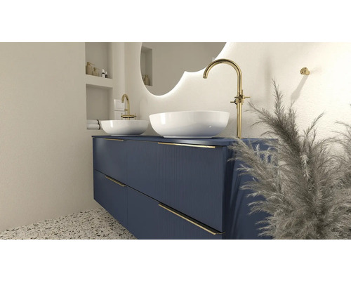 Badezimmer Waschtisch mit zwei Waschbecken und Spiegel