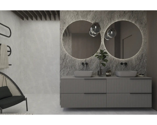 Modernes Badezimmer mit Doppelwaschtisch, runden Spiegeln und Dekoration