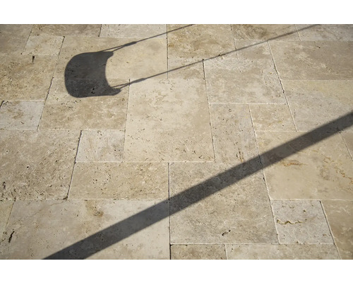 Carreaux de sol en travertin avec motif d''ombre