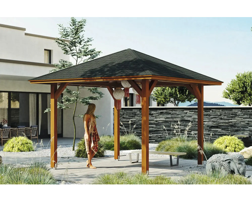Pavillon SKAN HOLZ Cannes Taille 1 374 x 374 cm noyer Pavillon en bois avec femme dans un jardin