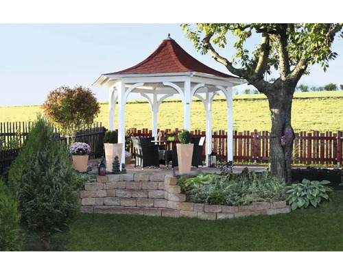 Jardin avec pavillon de jardin, mobilier de jardin et plantations